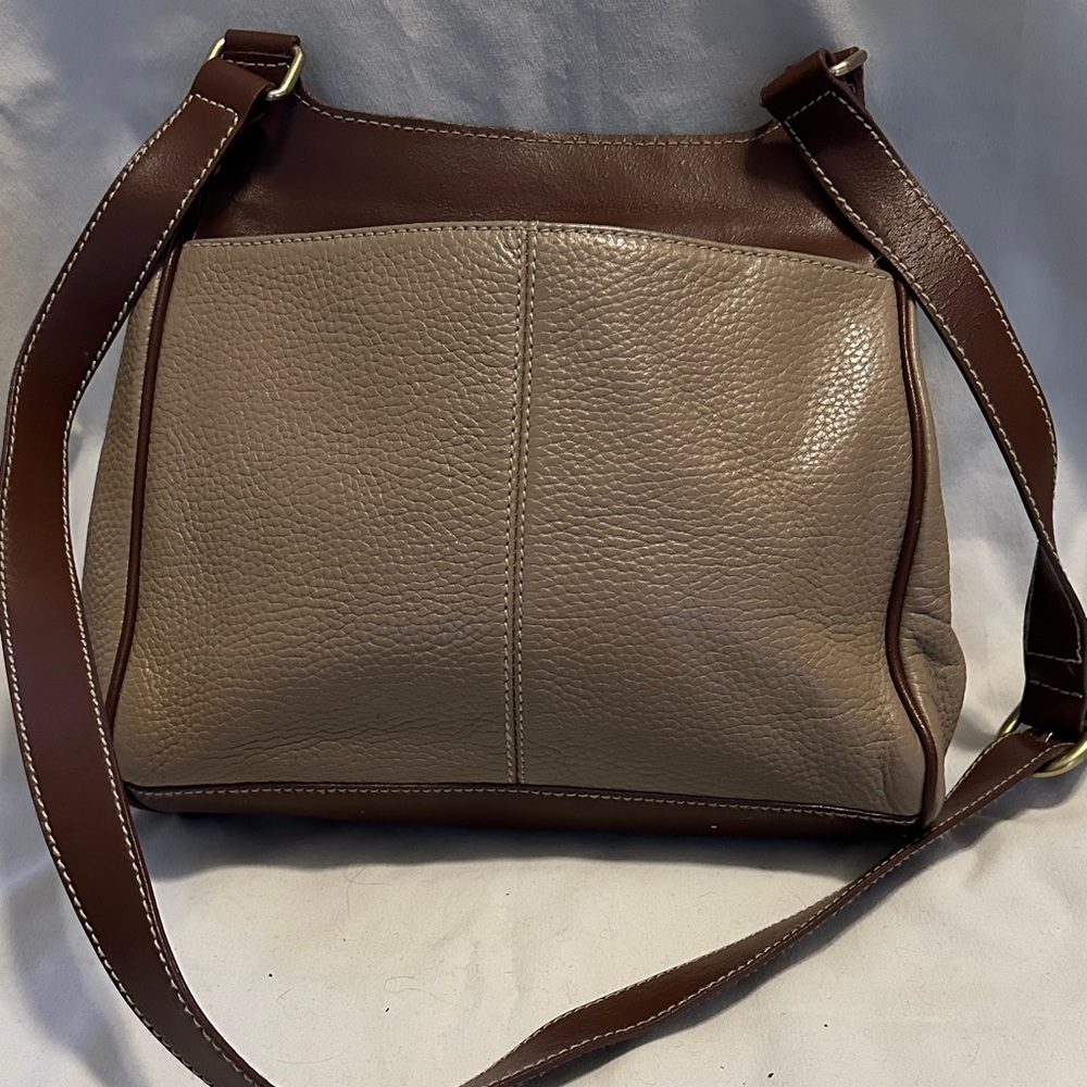 Medallion Leather Bag - Picture 5 of 11